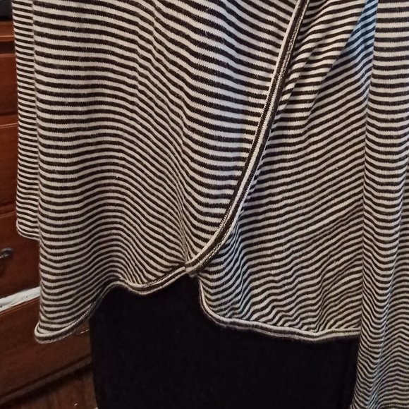 👉Just in! Ann Taylor Loft, sz Medium, soft-spun, stretchy top - Picture 5 of 7